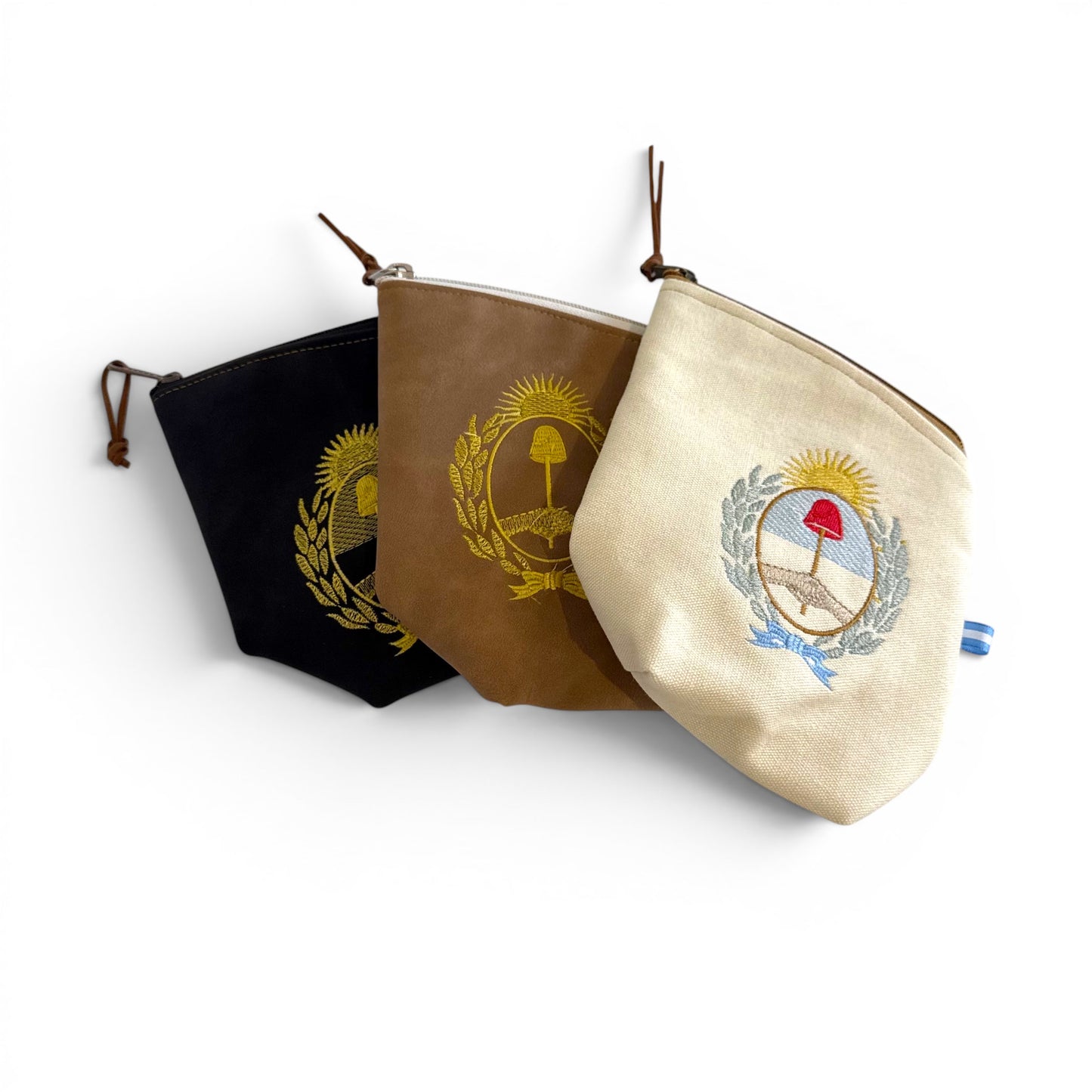 Yerbera in Cuoio Bordada "Escudo Nacional"