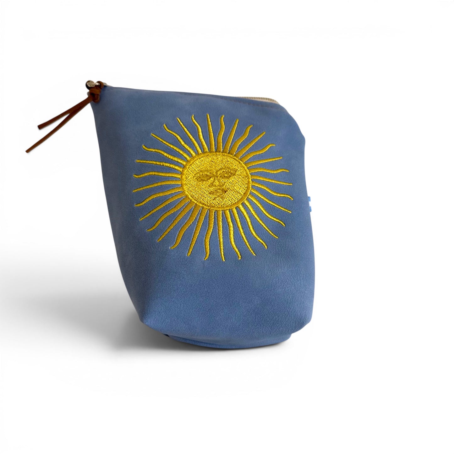 Yerbera in Cuoio Bordada "Sol de Mayo"