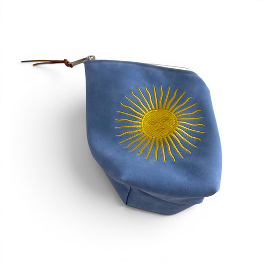 Yerbera in Cuoio Bordada "Sol de Mayo"