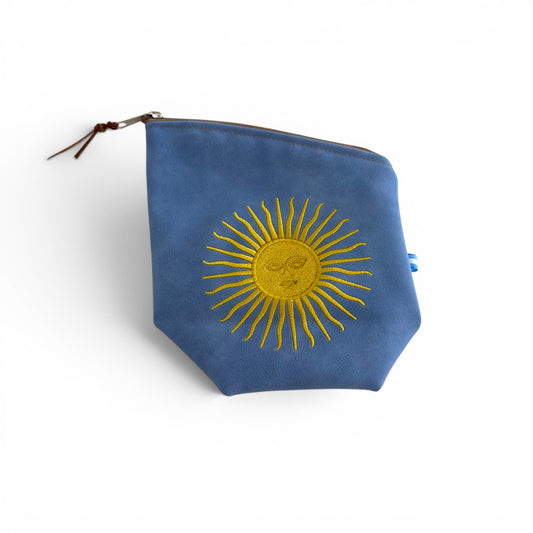 Yerbera in Cuoio Bordada "Sol de Mayo"