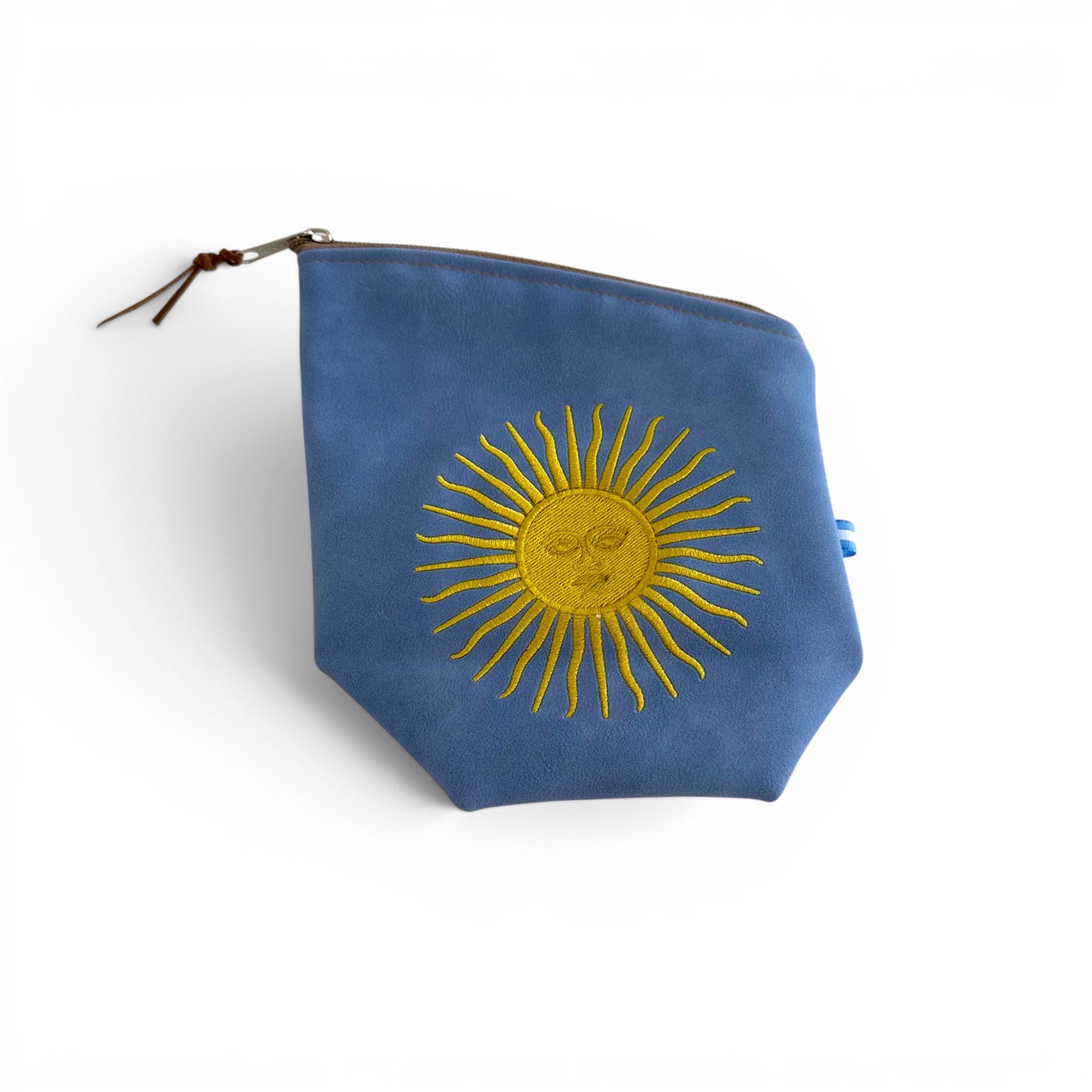 Yerbera in Cuoio Bordada "Sol de Mayo"