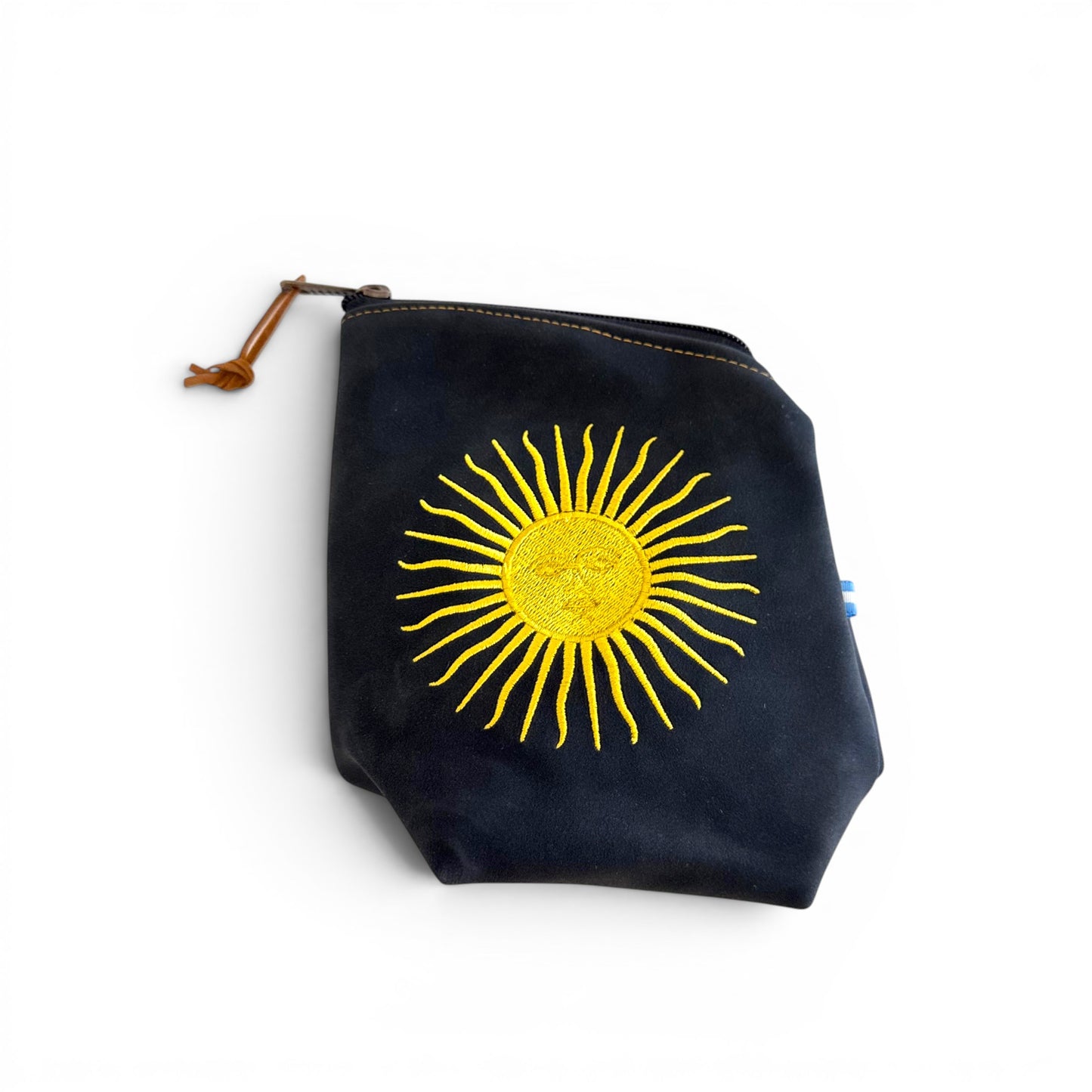 Yerbera in Cuoio Bordada "Sol de Mayo"