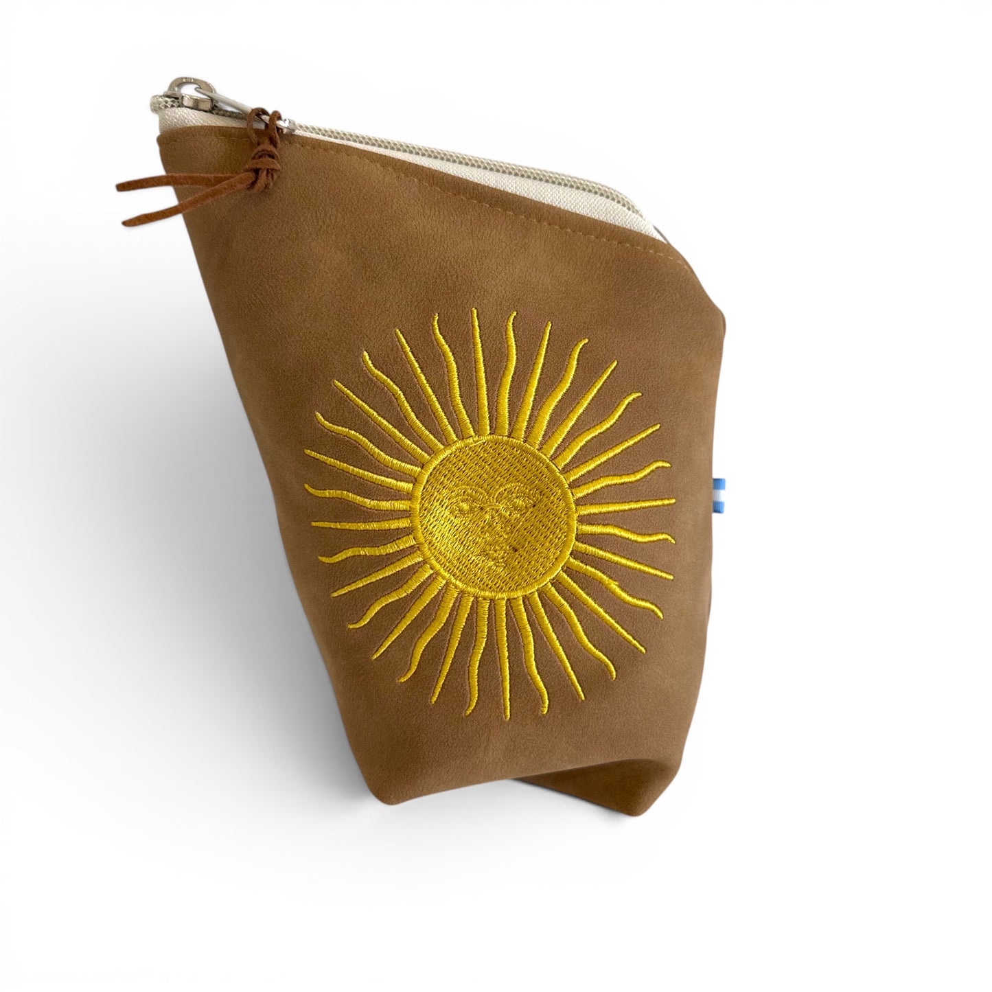 Yerbera in Cuoio Bordada "Sol de Mayo"